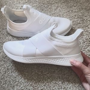 Adidas Cloud Foam Tennis Shoes -  Size 8